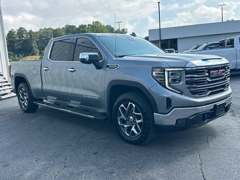 Used 2023 GMC Sierra 1500 SLT w/ SLT Premium Package AWD/4WD image 4