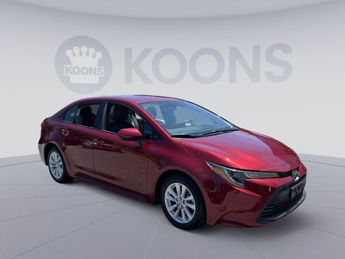 Used 2024 Toyota Corolla LE w/ LE Convenience Package FWD image 10
