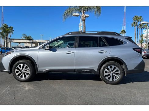 Certified 2022 Subaru Outback Premium image 2