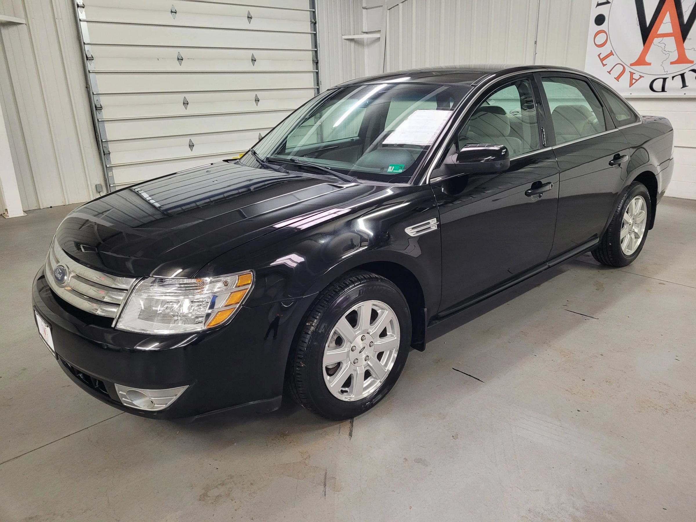 Used 2008 Ford Taurus SEL AWD/4WD image 2