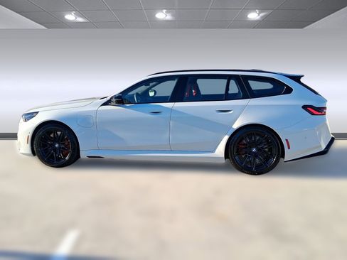 New 2026 BMW M5 Touring image 2