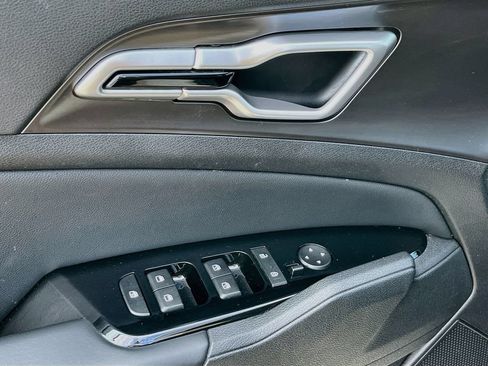Certified 2023 Kia Sportage EX AWD/4WD image 12