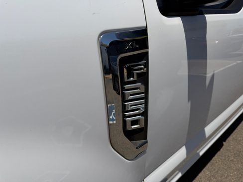 Used 2020 Ford F250 XL w/ Power Equipment Group RWD image 9