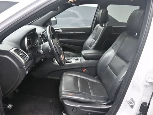 Used 2019 Jeep Grand Cherokee Limited w/ Luxury Group II AWD/4WD image 18