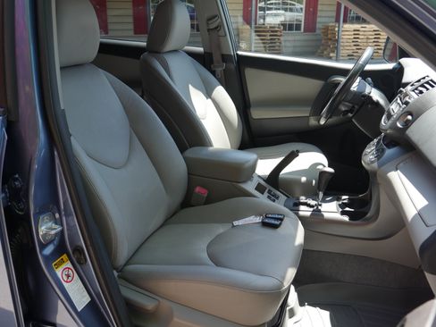 Used 2009 Toyota RAV4 Limited AWD/4WD image 28