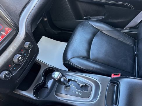 Used 2017 Dodge Journey Crossroad w/ Popular Equipment Group image 32