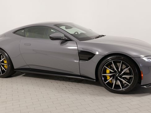 Used 2019 Aston Martin V8 Vantage Coupe RWD image 11