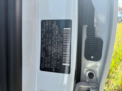 Used 2026 Hyundai Elantra Hybrid FWD image 24