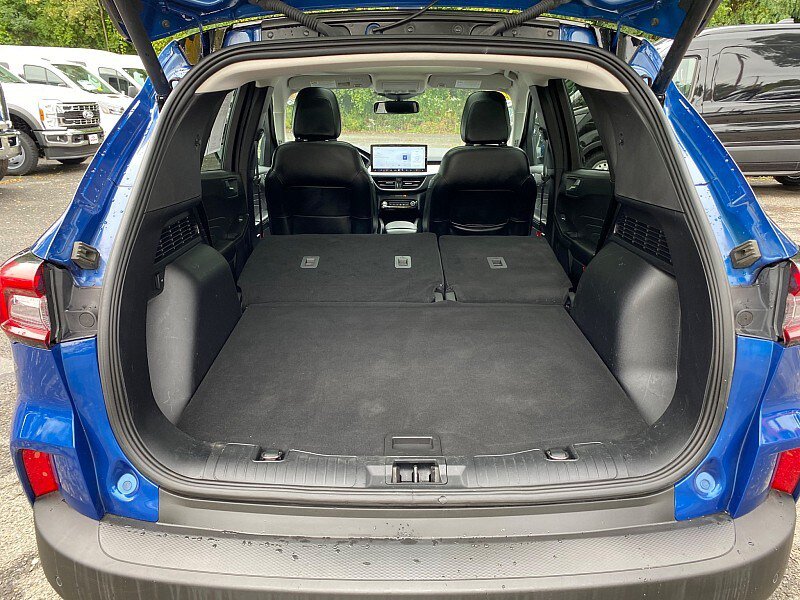 Used 2023 Ford Escape Platinum w/ Class II Trailer Tow Package AWD/4WD image 42