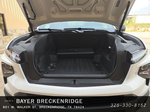 New 2025 Chevrolet Silverado EV LT image 15