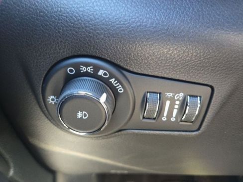 New 2026 Jeep Compass Limited w/ Sun, Sound & Navigation Group AWD/4WD image 15