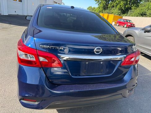 Used 2019 Nissan Sentra SV FWD image 5