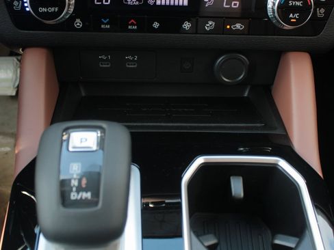 New 2025 Mitsubishi Outlander SEL image 21