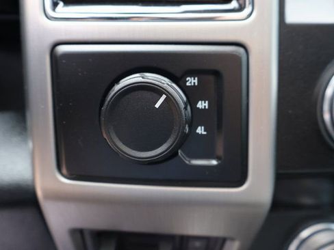 Certified 2020 Ford F450 Platinum w/ FX4 Off-Road Package image 28