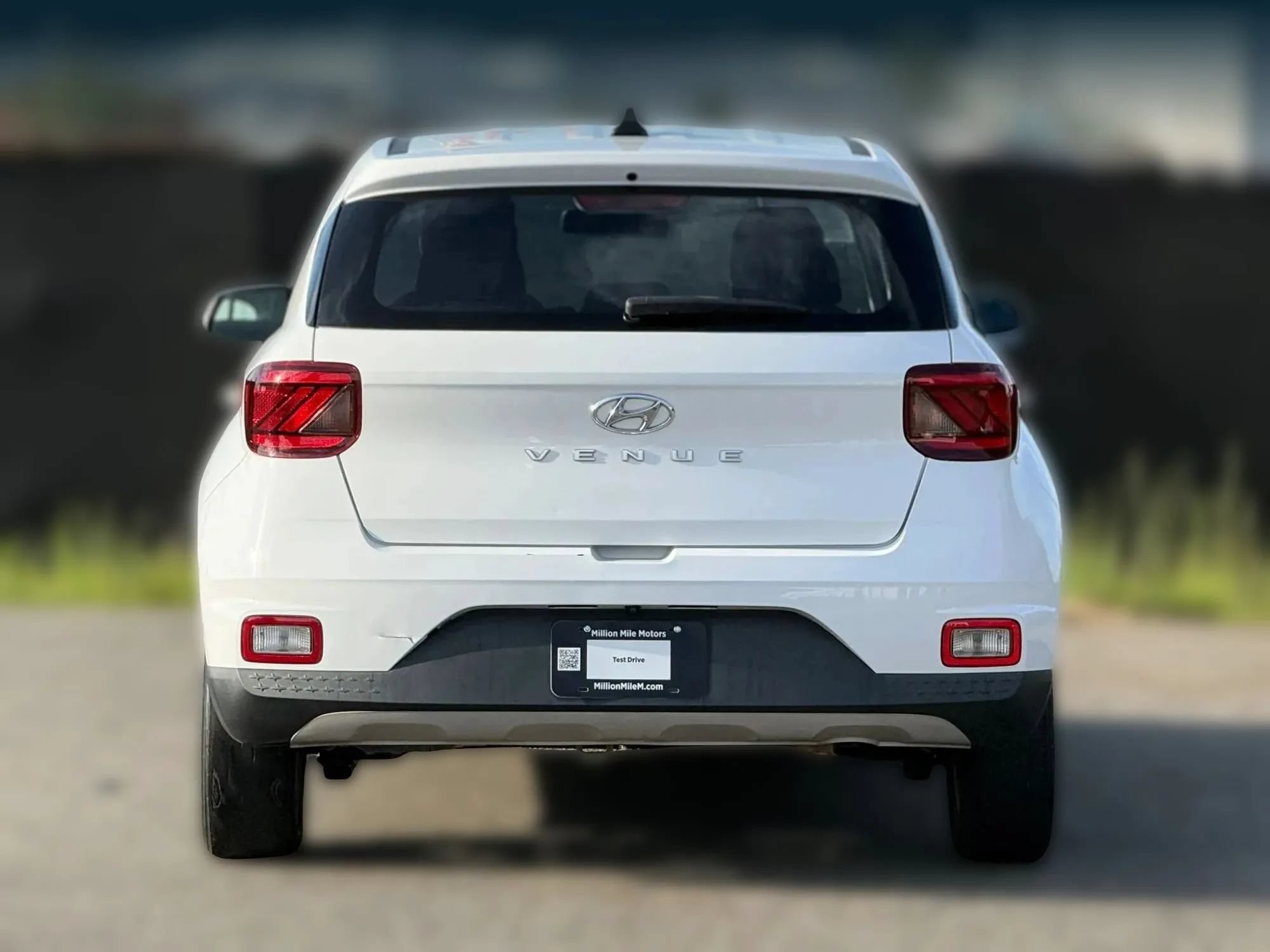 Used 2021 Hyundai Venue SE FWD image 4
