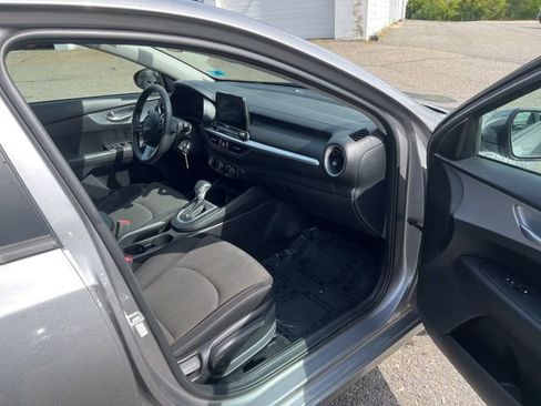 Used 2023 Kia Forte LXS image 12