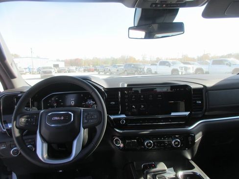 New 2026 GMC Sierra 1500 Elevation image 16