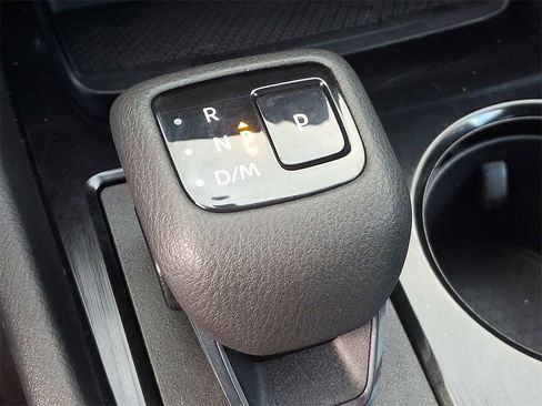 Used 2023 Nissan Rogue SV image 14