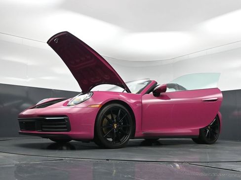 Certified 2024 Porsche 911 Targa 4S w/ Premium Package AWD/4WD image 33