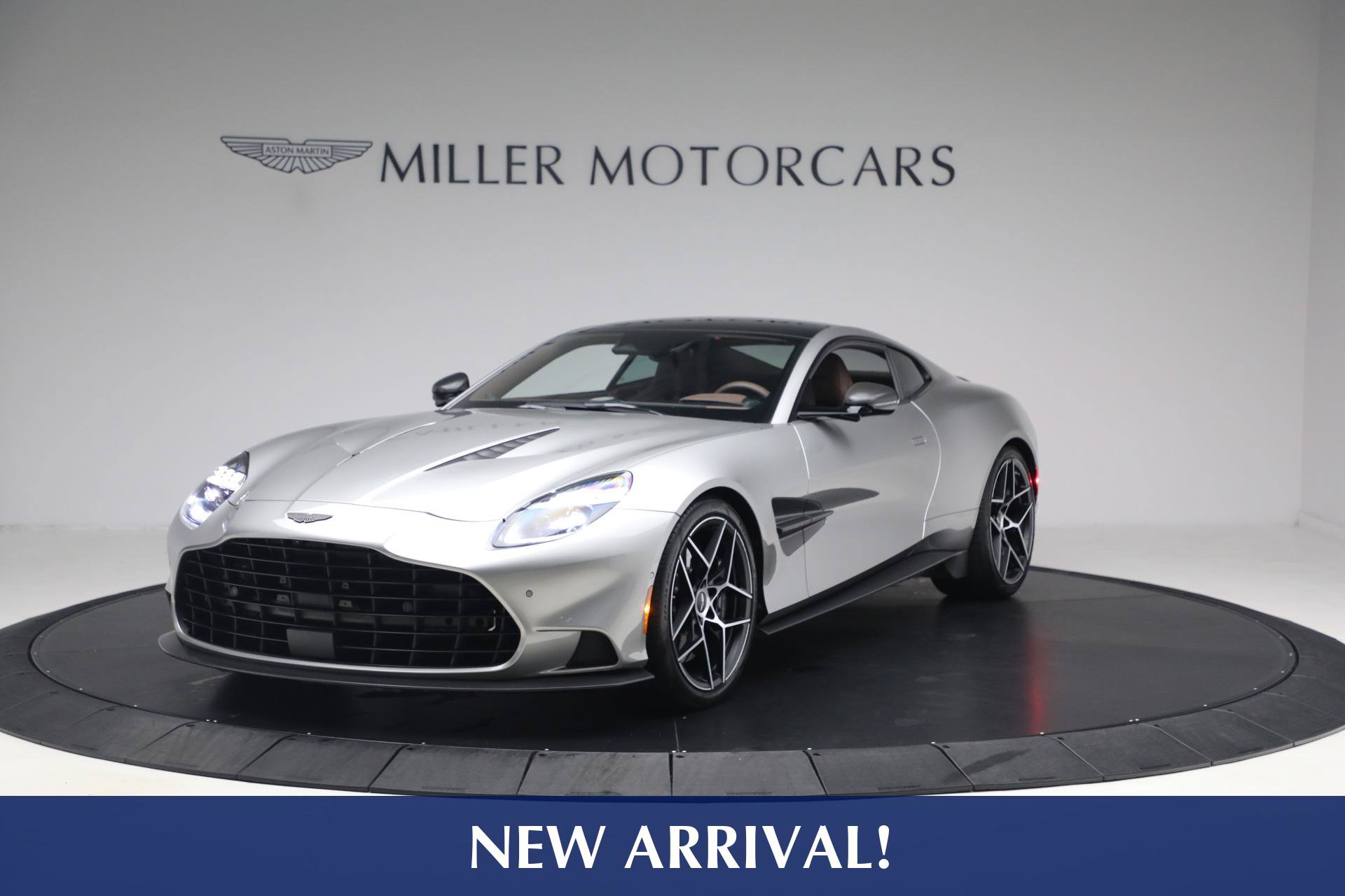 Used 2025 Aston Martin Vanquish RWD image 1