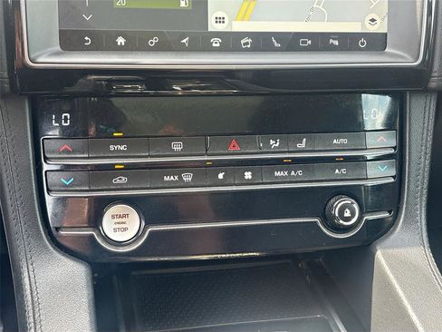Used 2020 Jaguar F-PACE Prestige AWD/4WD image 16