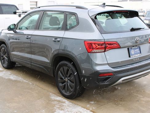 Certified 2022 Volkswagen Taos S image 4