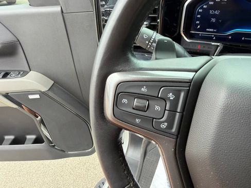 Used 2022 Chevrolet Silverado 1500 ZR2 w/ Technology Package AWD/4WD image 28