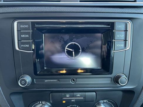 Used 2017 Volkswagen Jetta S image 17