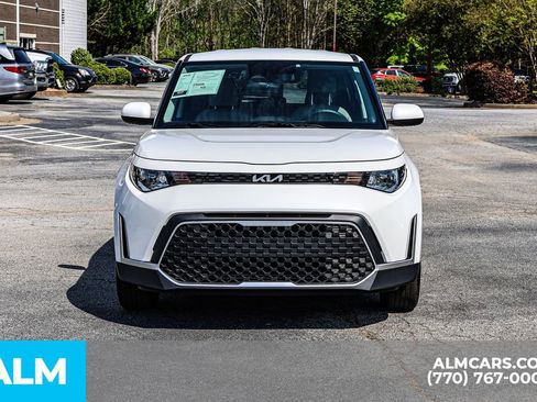 Used 2025 Kia Soul LX FWD image 11