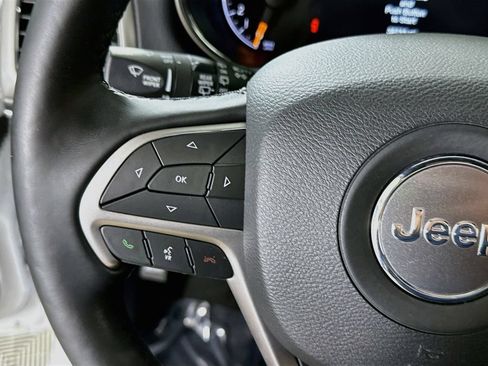 Used 2021 Jeep Grand Cherokee Limited AWD/4WD image 23