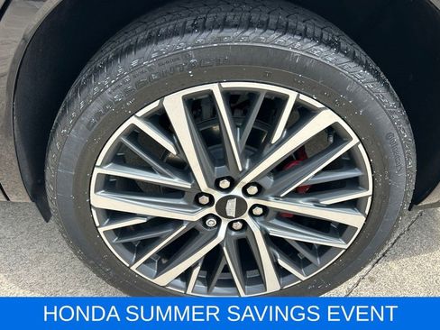 Used 2023 Cadillac XT6 Sport w/ Technology Package AWD/4WD image 5