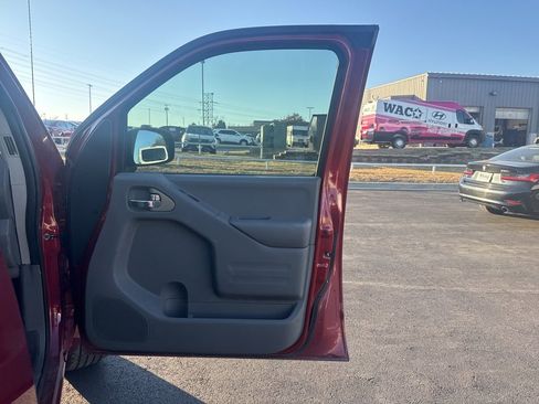 Used 2019 Nissan Frontier SV image 29