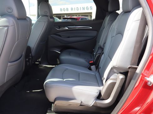 Used 2024 Buick Enclave Essence w/ Technology Package FWD image 10