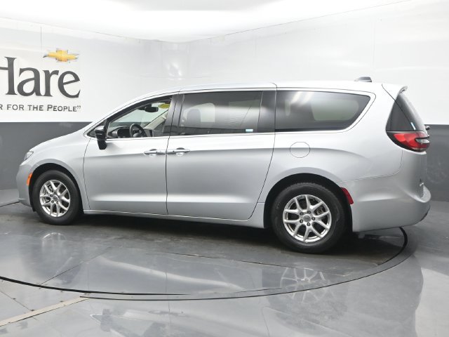 Used 2024 Chrysler Pacifica Touring-L FWD image 58