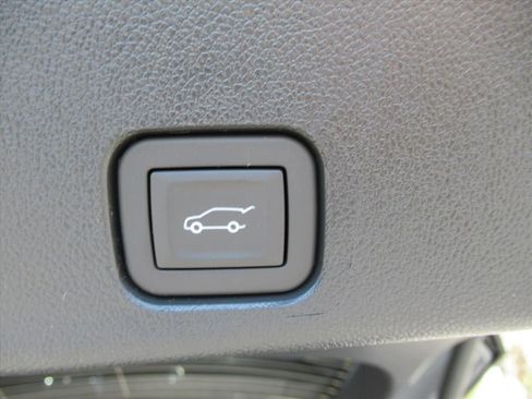 New 2026 Buick Enclave Avenir w/ Super Cruise Package FWD image 34