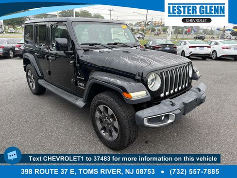 Used 2018 Jeep Wrangler Unlimited Sahara AWD/4WD image 1