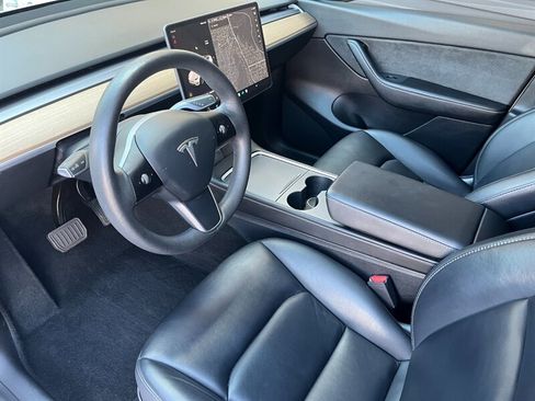 Used 2021 Tesla Model Y Long Range AWD/4WD image 2