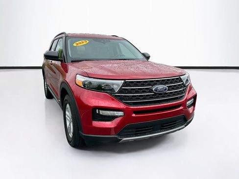 Used 2023 Ford Explorer XLT w/ Equipment Group 202A AWD/4WD image 3