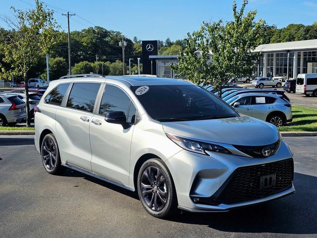 Used 2024 Toyota Sienna XSE w/ XSE Premium Package FWD 360° Tour