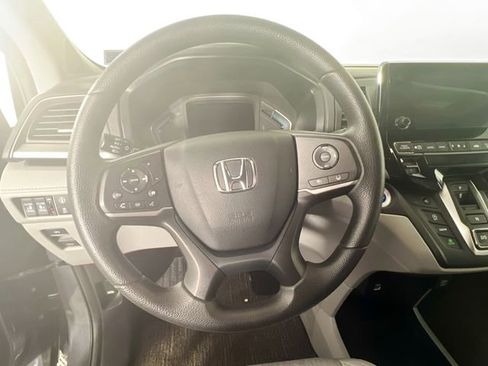 Certified 2023 Honda Odyssey EX image 9