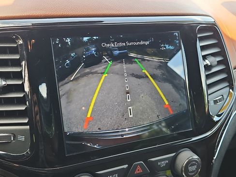 Used 2020 Jeep Grand Cherokee Summit AWD/4WD image 26