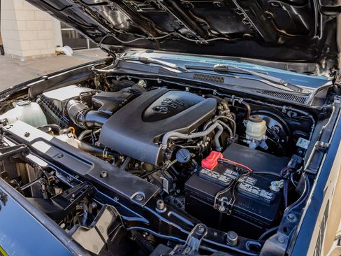 Used 2021 Toyota Tacoma SR5 image 37