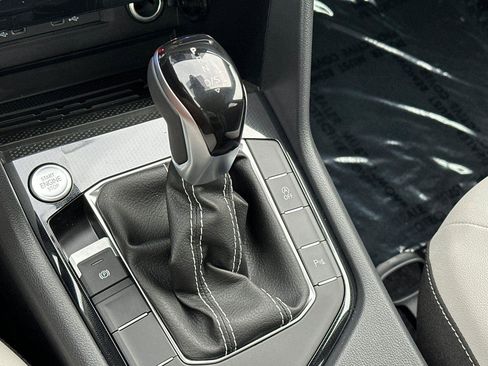 New 2026 Volkswagen Taos SE image 20