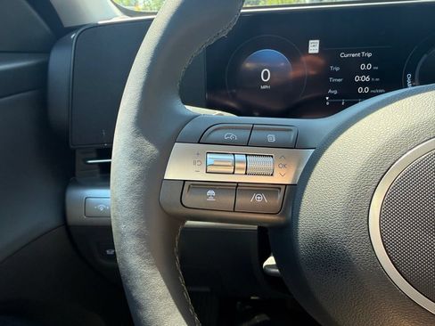 Certified 2025 Hyundai Kona Limited FWD image 26