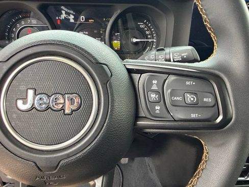 Used 2024 Jeep Wrangler Unlimited w/ Convenience Group AWD/4WD image 37