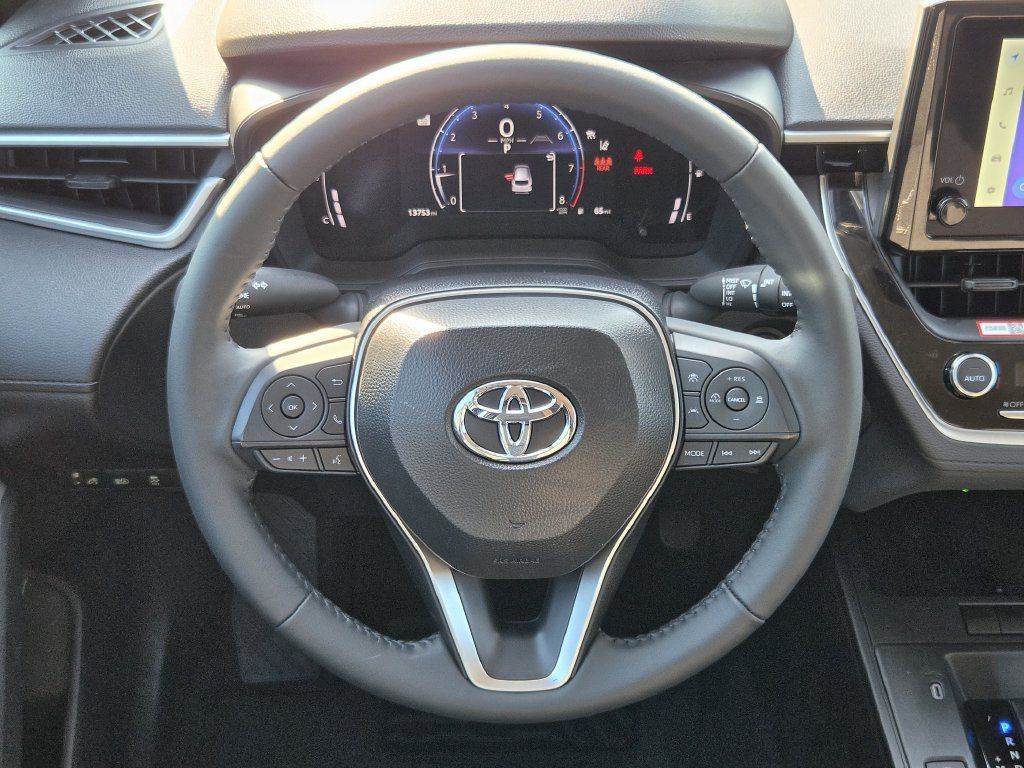 Used 2026 Toyota Corolla Cross LE FWD image 15