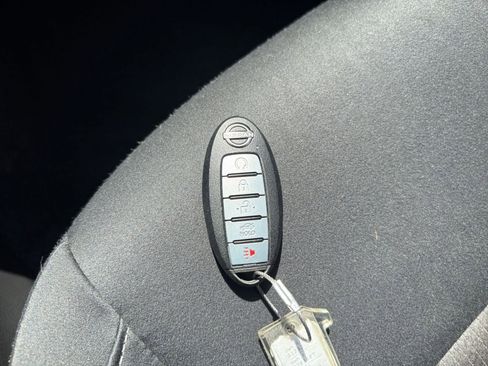 Used 2025 Nissan Altima 2.5 SV FWD image 21