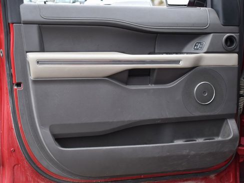 Used 2020 Ford Expedition XLT w/ Equipment Group 202A image 7