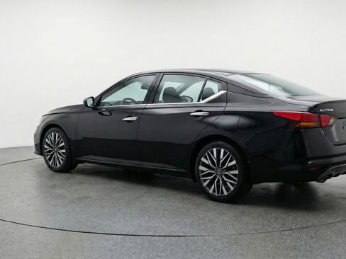 Used 2025 Nissan Altima 2.5 SV image 6