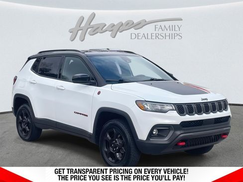 Used 2023 Jeep Compass Trailhawk w/ Trailer Tow Group AWD/4WD image 1